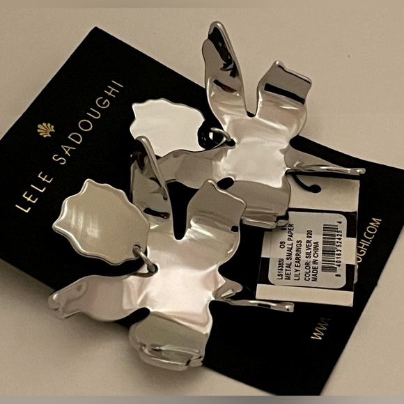 Lele Sadoughi Jewelry - LELE SADOUGHI
Silver Metal Small Paper Lily Earrings